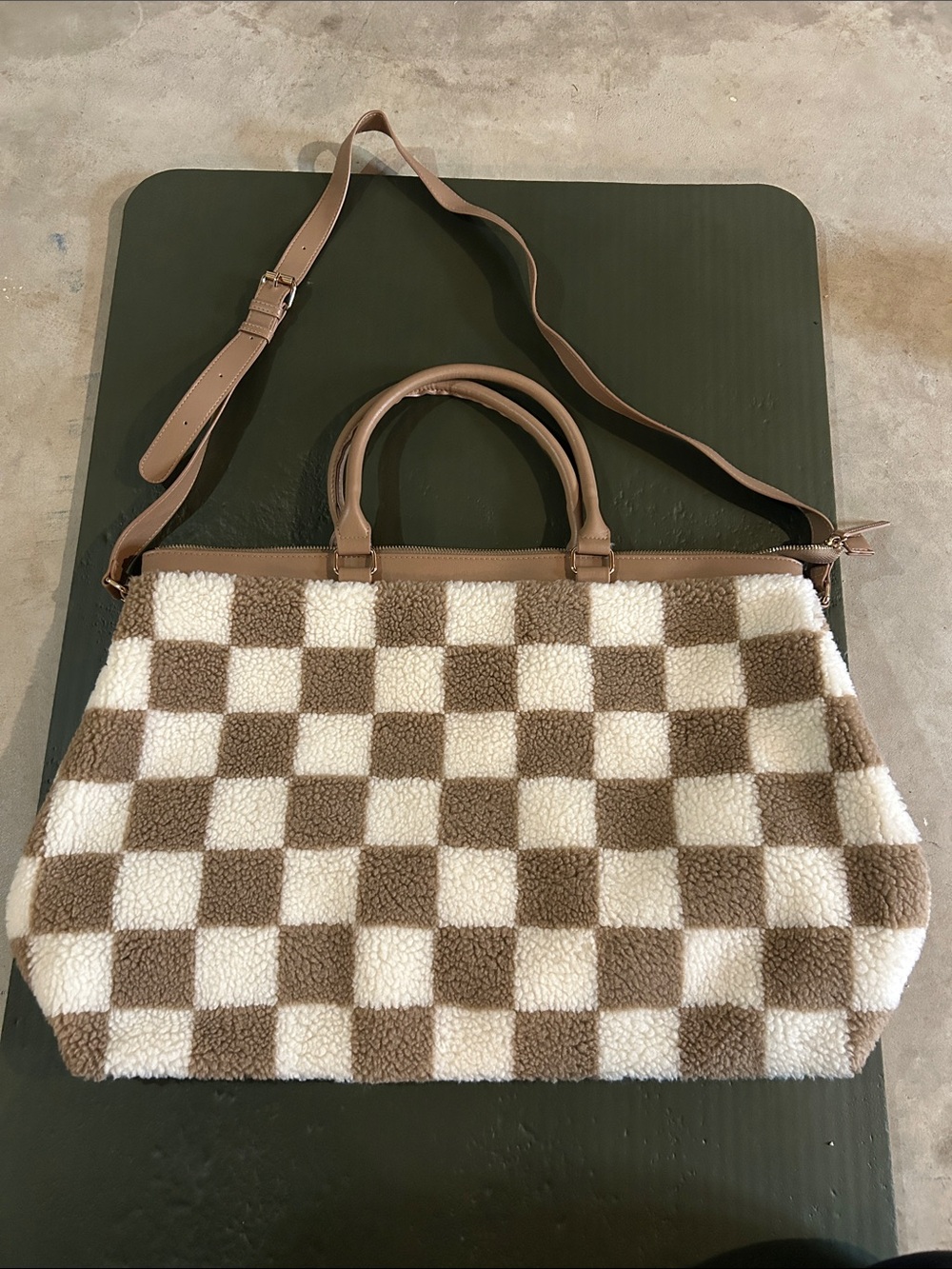 summer & rose Beige and Cream Checkered Tote with Adjustable Strap